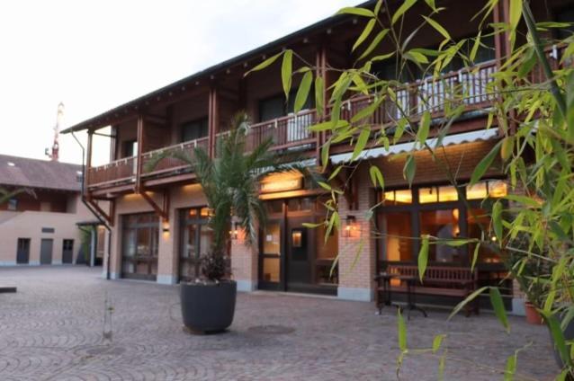 Hotel Breiti Bachenbulach ภายนอก รูปภาพ