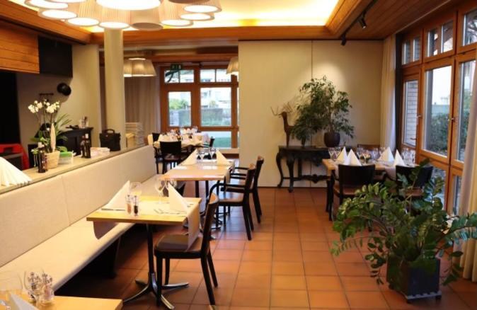 Hotel Breiti Bachenbulach ภายนอก รูปภาพ